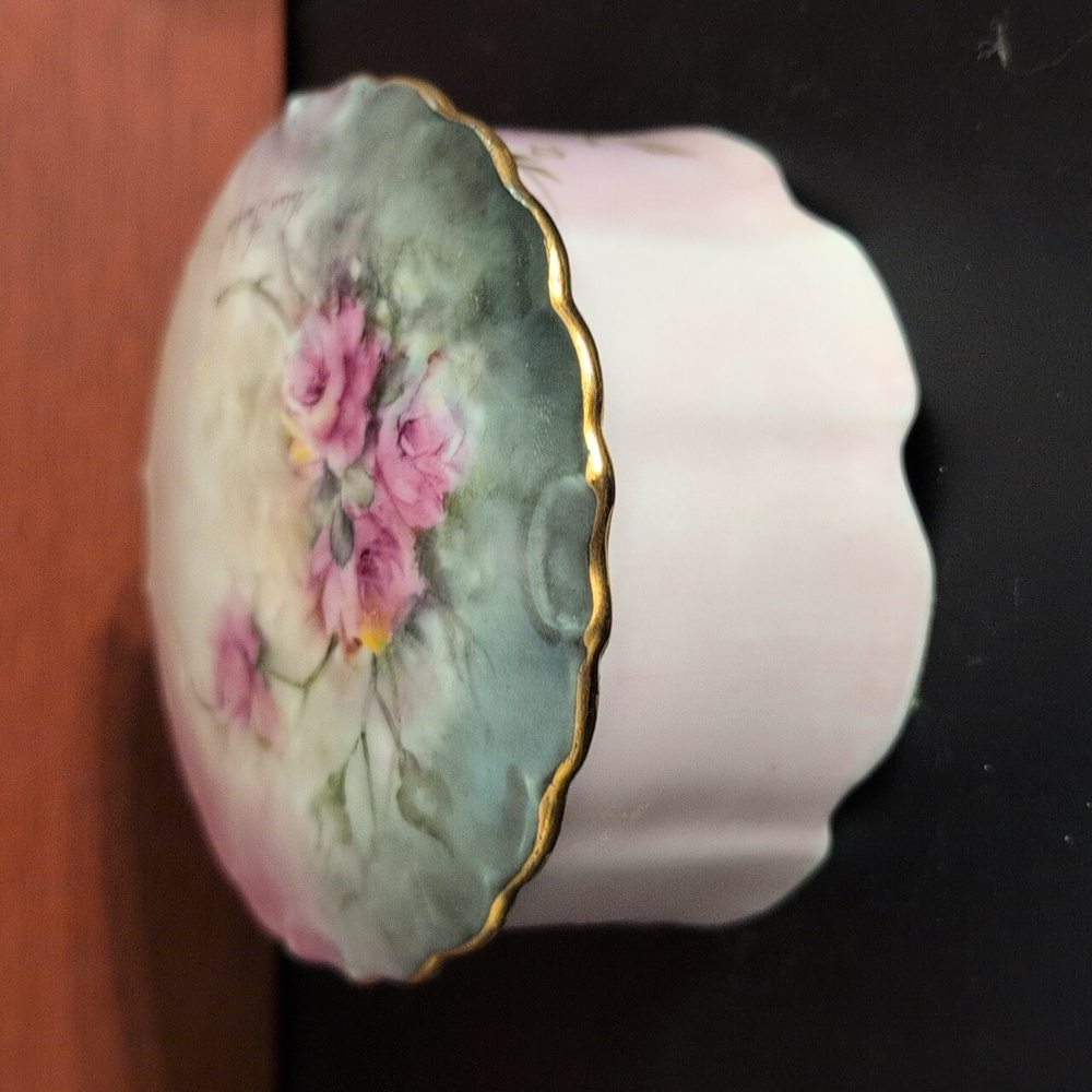Vintage Trinket Powder Box - Picture 2 of 9